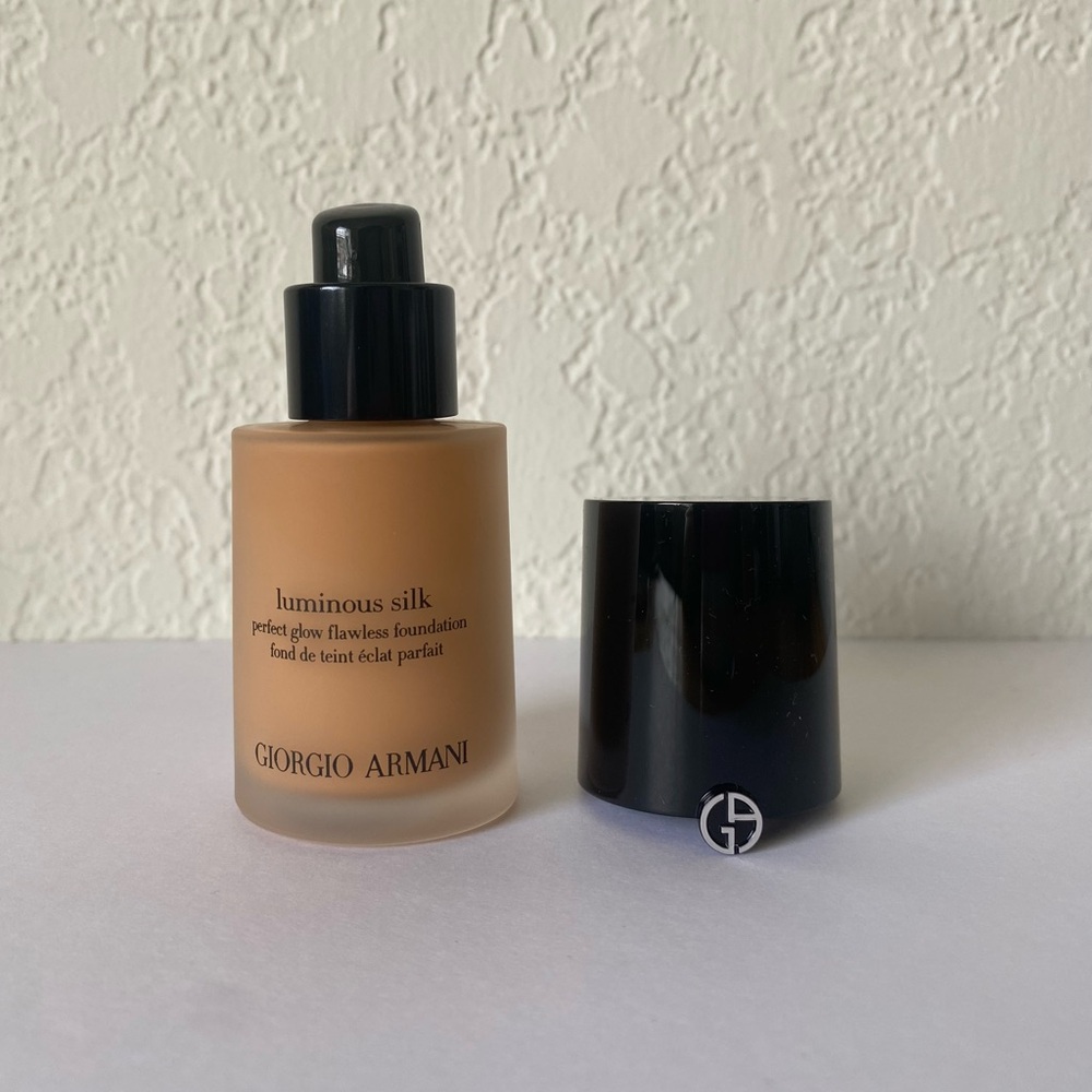 Giorgio Armani Luminous Silk Foundation - Shade 5.8